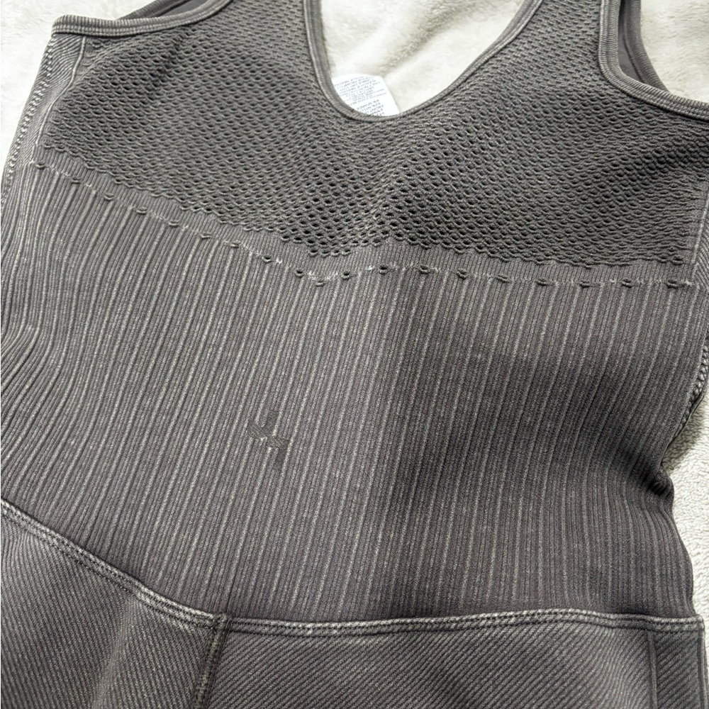 JoyLab Taupe Textured Sleeveless Top - Picture 3 of 6